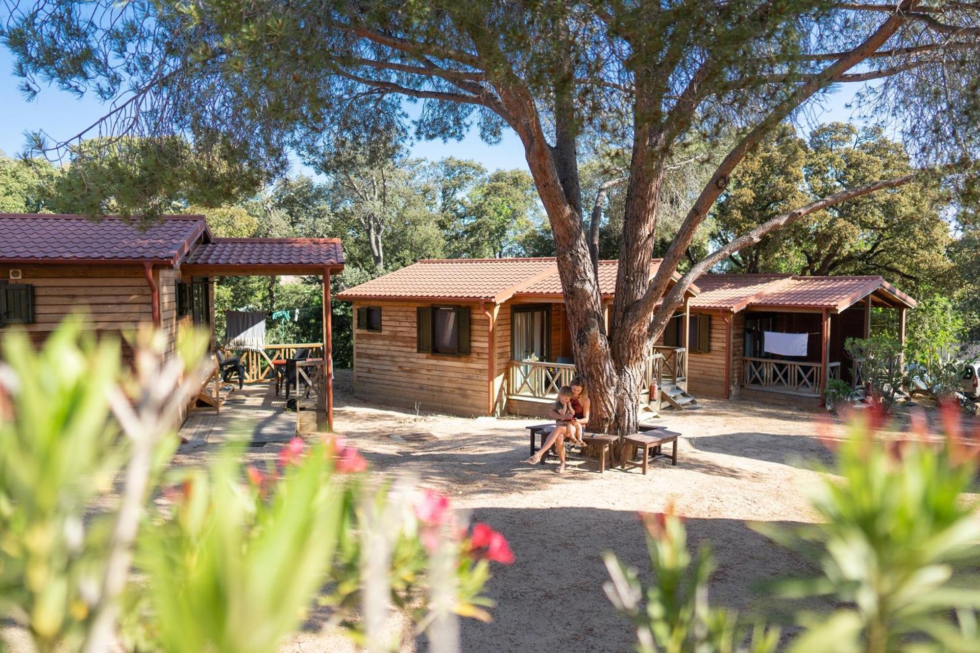 Feriendorf La Mora Кальві Екстер'єр фото